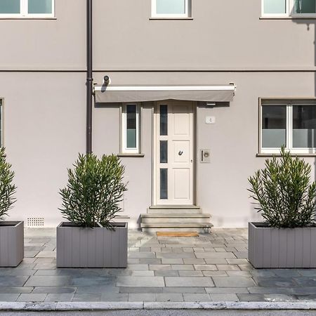 Viareggio Suite - Beach Apartment Luaran gambar