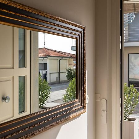 Viareggio Suite - Beach Apartment Luaran gambar