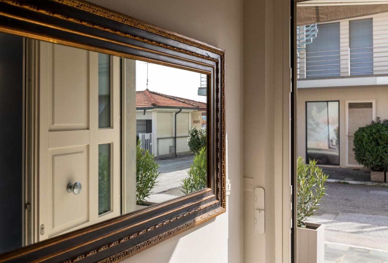Viareggio Suite - Beach Apartment Luaran gambar
